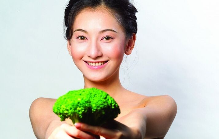 Les filles japonaises se distinguent par une silhouette mince en raison du régime alimentaire